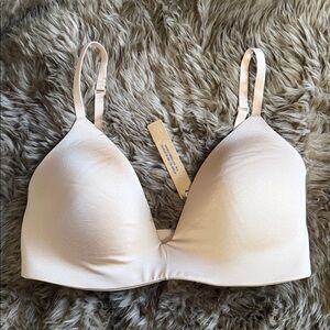 SKIMS Clay T-shirt Bra NWT 34D